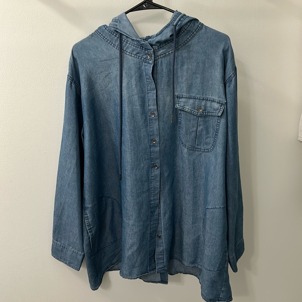 Davi & Dani Long Sleeve shirt with Hood
